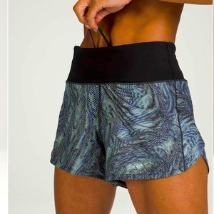 NWT Lululemon Speed Up Mid-Rise Short 4"